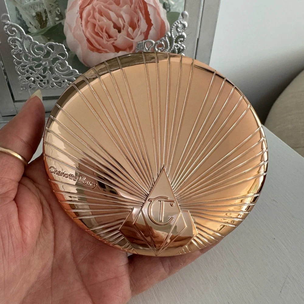 CHARLOTTE TILBURY AIR BRUSH BRONZER MATTE FOR FACE AND BODY